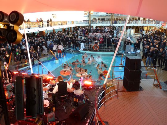 Blick von hinter der Poolb&uuml;hne