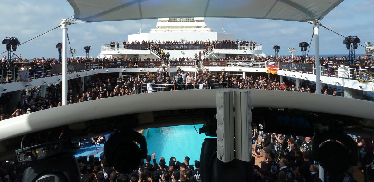 Wave and Smile auf der Mein Schiff 2
