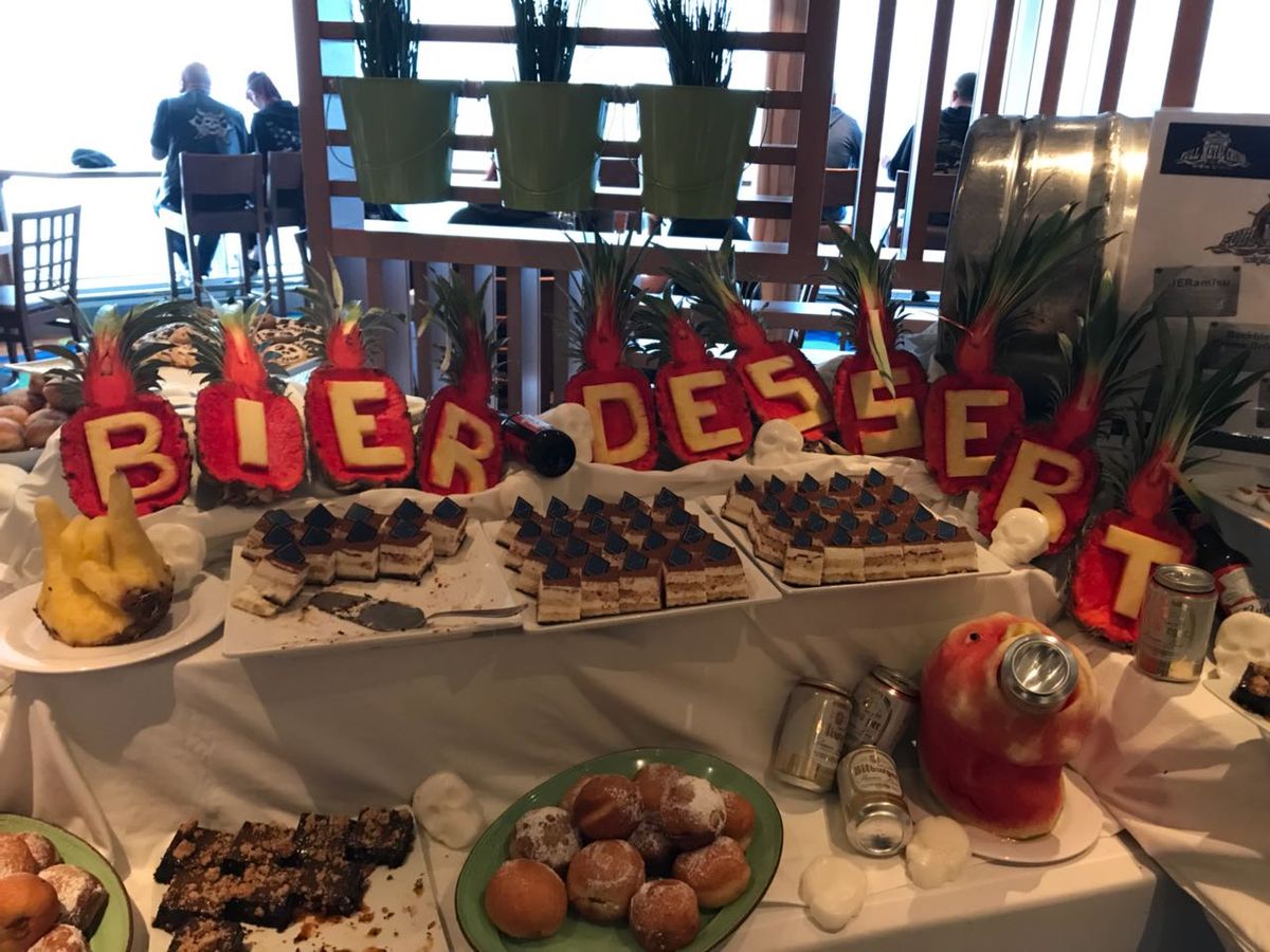 Buffet auf der Full Metall Cruise