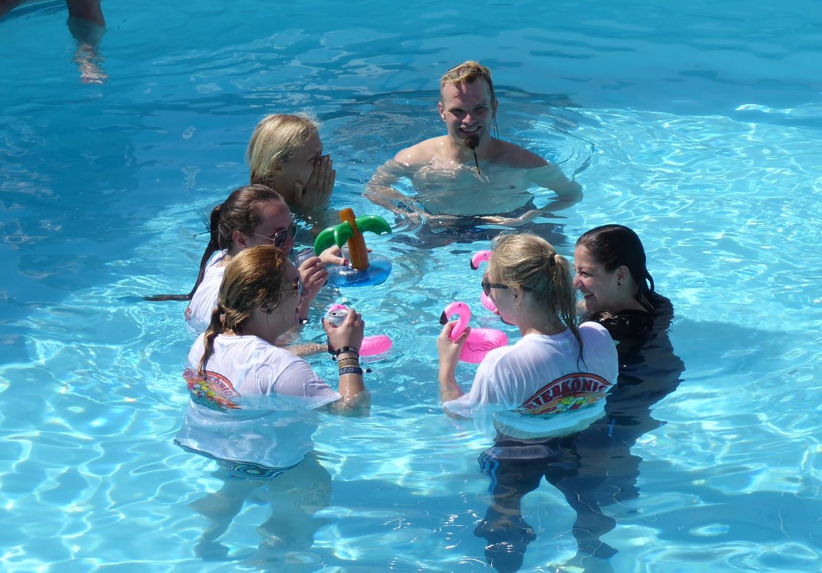 Im Pool